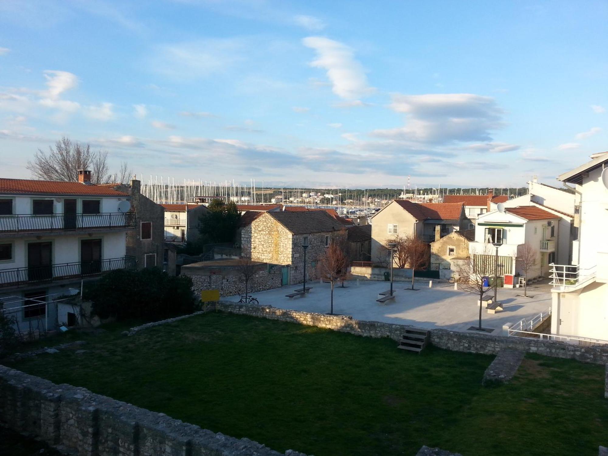 Apartments Lori Biograd Na Moru Habitación foto