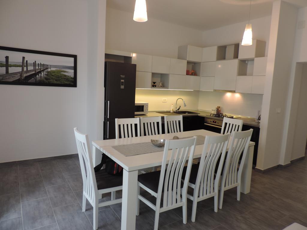 Apartments Lori Biograd Na Moru Habitación foto